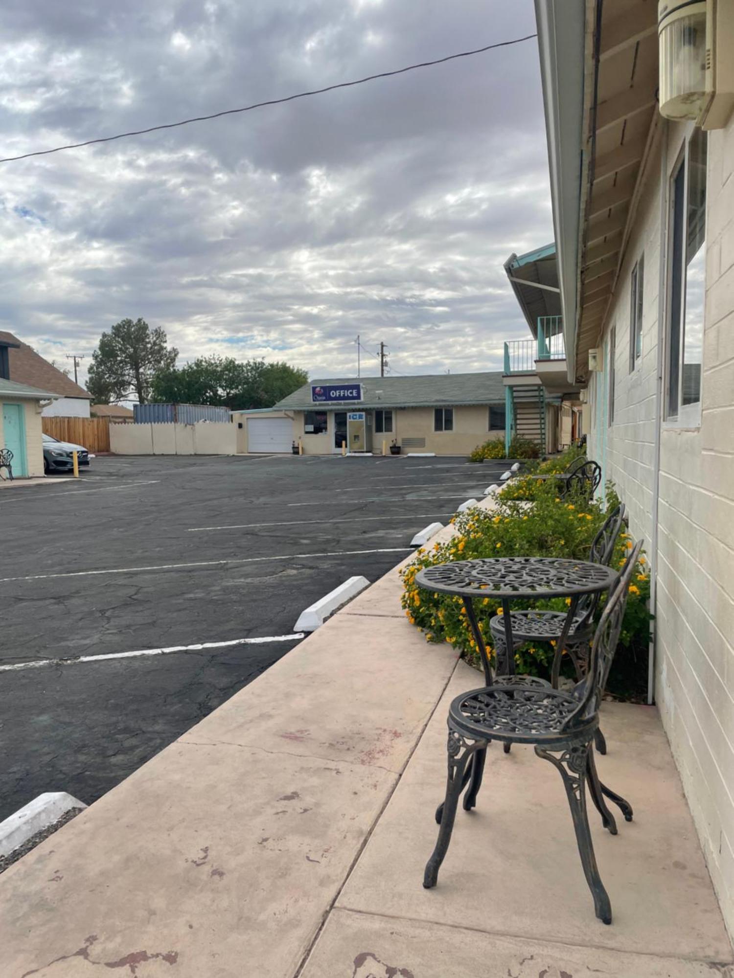Howard Johnson By Wyndham Ridgecrest, Ca Exterior foto